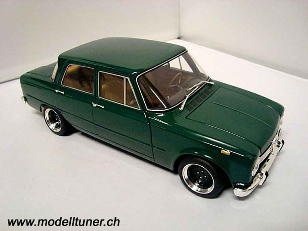 Diecast model cars Alfa Romeo Giulia 1300 1/18 Minichamps 1300