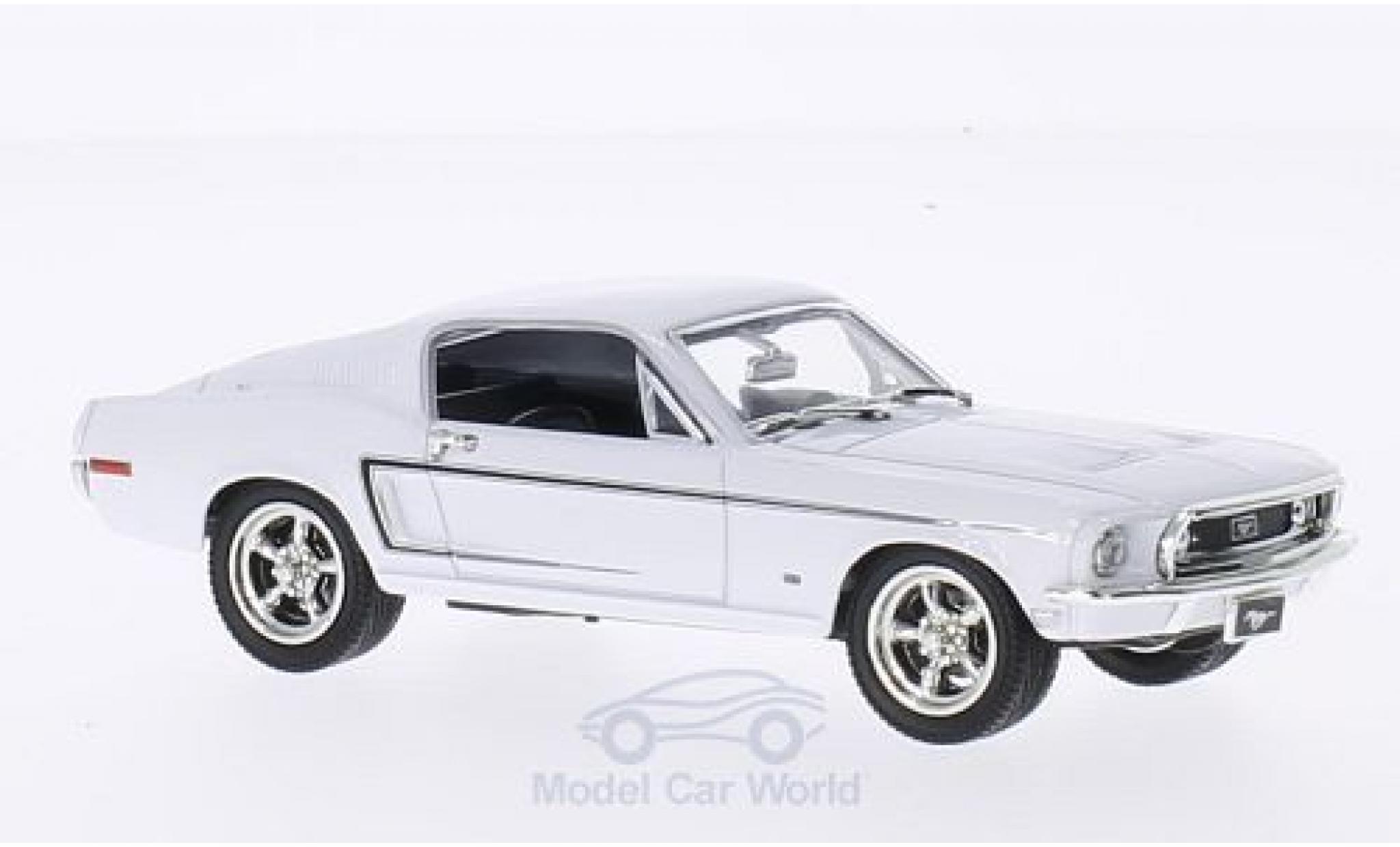 Diecast model cars Ford Mustang 1967 1/18 Autoart 1967 gt390 or 