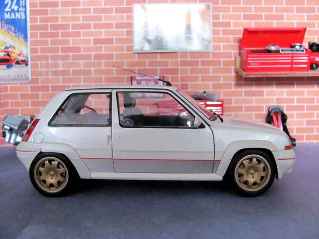 Diecast model cars Renault 5 Turbo 1/18 Ottomobile Turbo laureate white  1984 