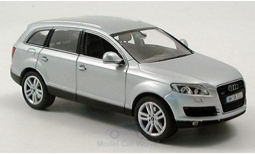 Audi 2025 q7 miniature